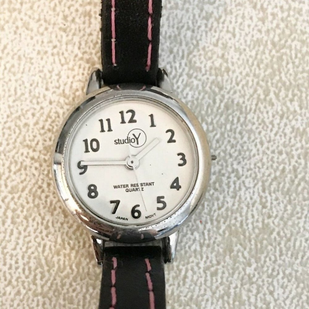 ✨✨5/$10✨✨Studio Y Womens Watch Silver Tone White Dial Faux Leather Band (read)